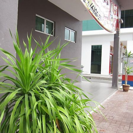 Place2Stay Hotel Малакка Экстерьер фото