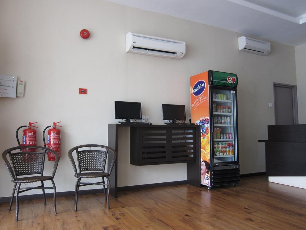 Place2Stay Hotel Малакка Экстерьер фото